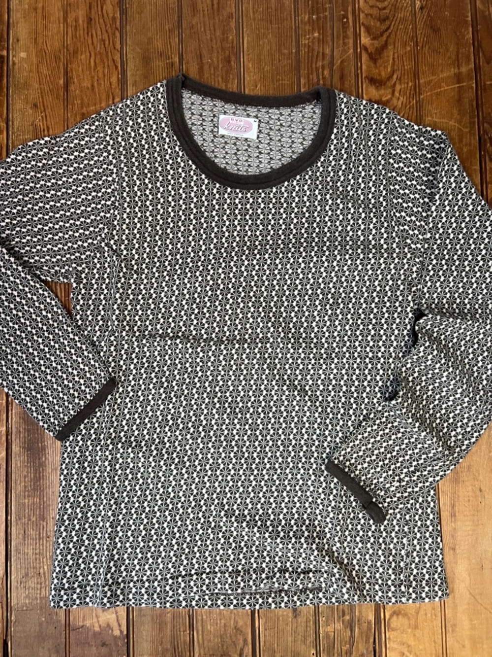 Vintage women’s thermal top brown and cream pattern super soft size medium